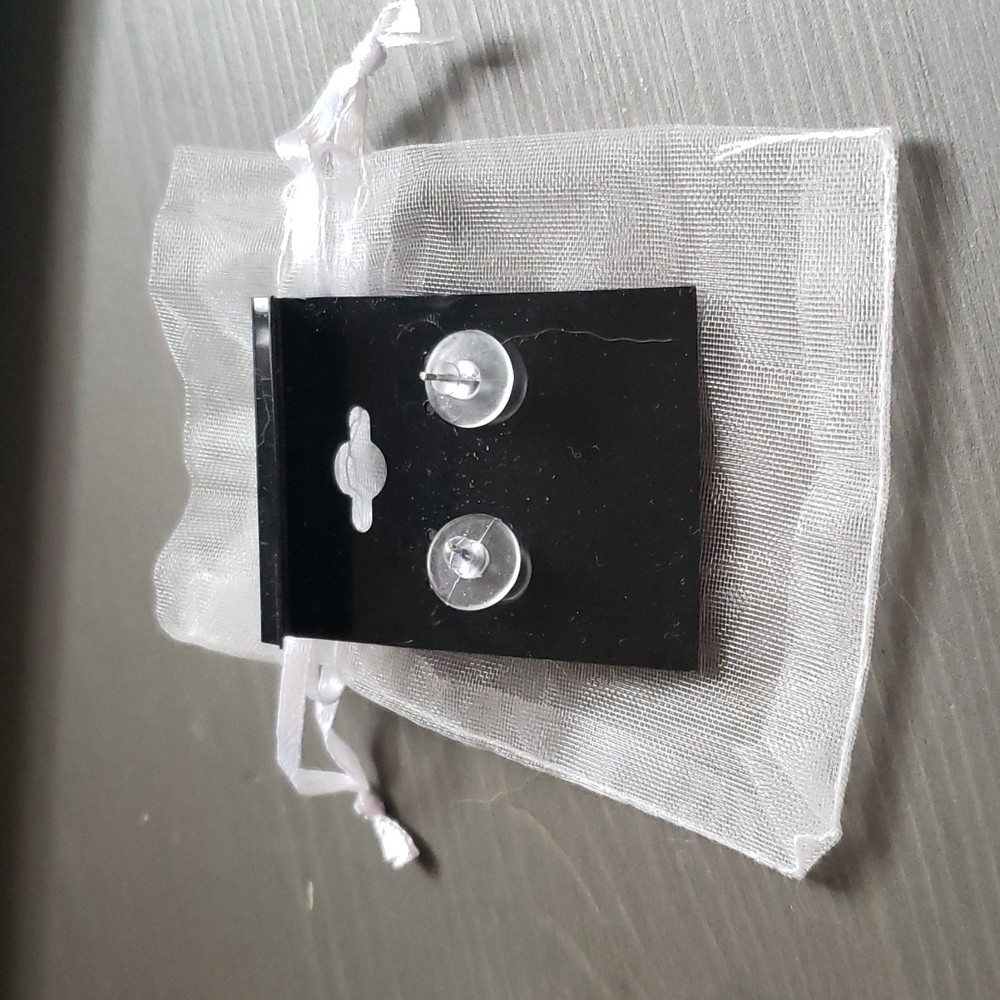 NWOT Purple Studs - Picture 2 of 2